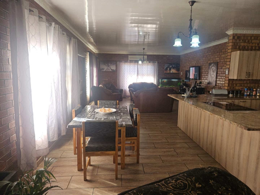 4 Bedroom Property for Sale in Hillcrest Northern Cape